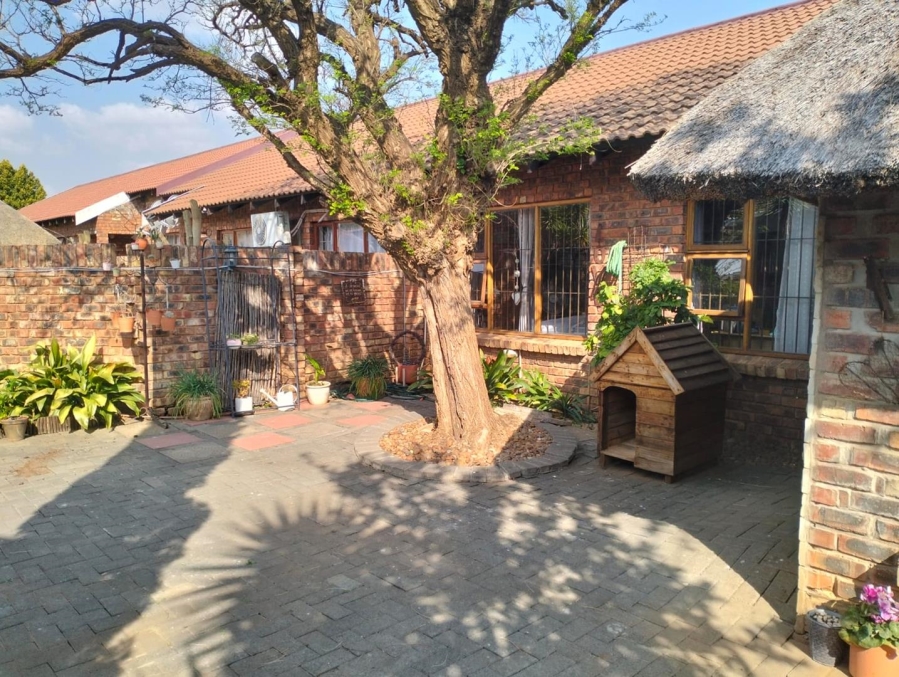 3 Bedroom Property for Sale in Langenhovenpark Free State